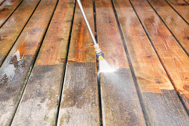 Best Garage Pressure Washing  in Tokeneke, CT